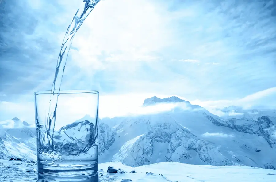 یخچال های طبیعی منبع آب آشامیدنی